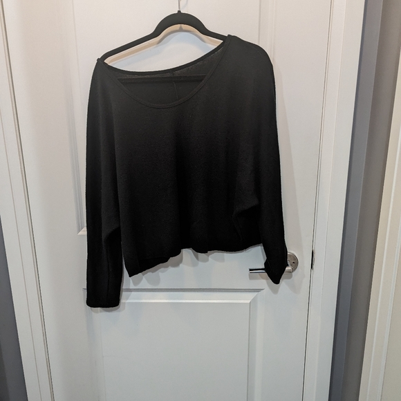 Women's knit off the shoulder sweater - Picture 2 of 2